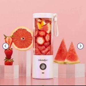 Limited edition Blendjet Portable Blender- pearl metallic- gorgeous!